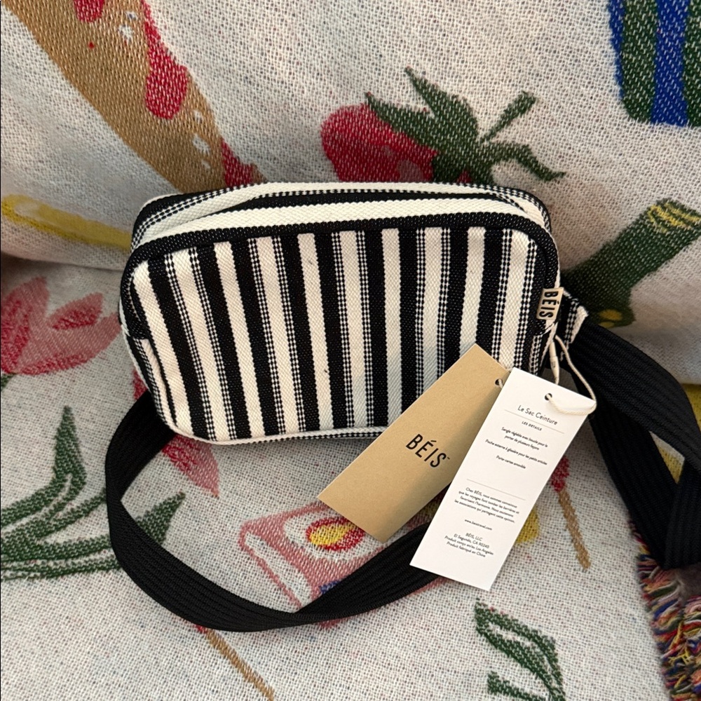 BEIS belt bag - Striped Crossbody Bag in Black and White